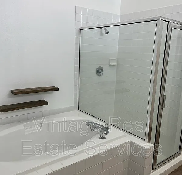 9411 Willow Cove Ct — Photo 28