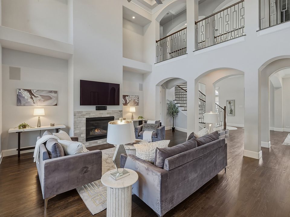 1st image of 212 Saint Tropez Dr
