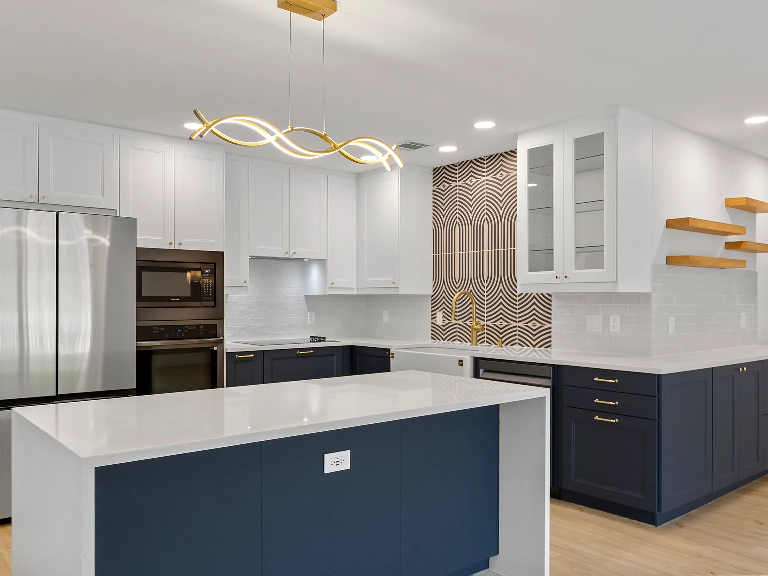 3 bed, 2156 sqft, $2,650 — Photo 1