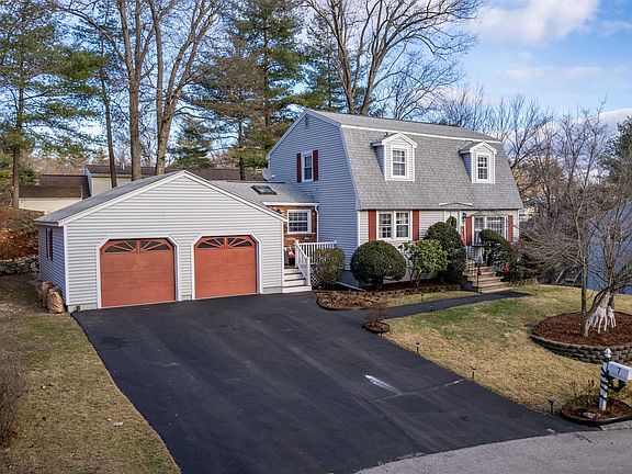 2nd image of 7 Nutmeg Drive
