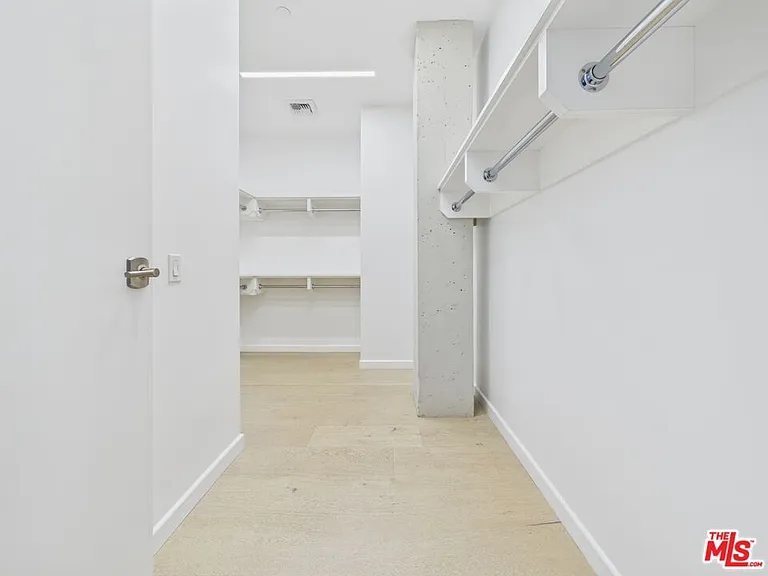 808 S Broadway #7 — Photo 17