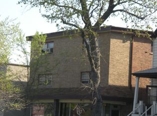 Pill Hill: apartments, free heat, appliances included, Chicago, IL 60617