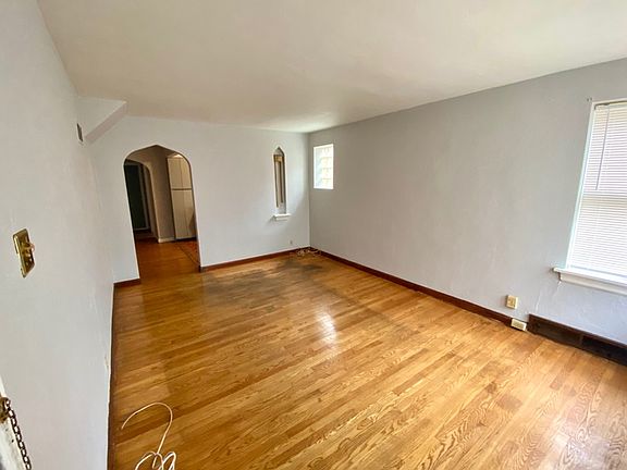3rd image of 4127 Michigan Ave