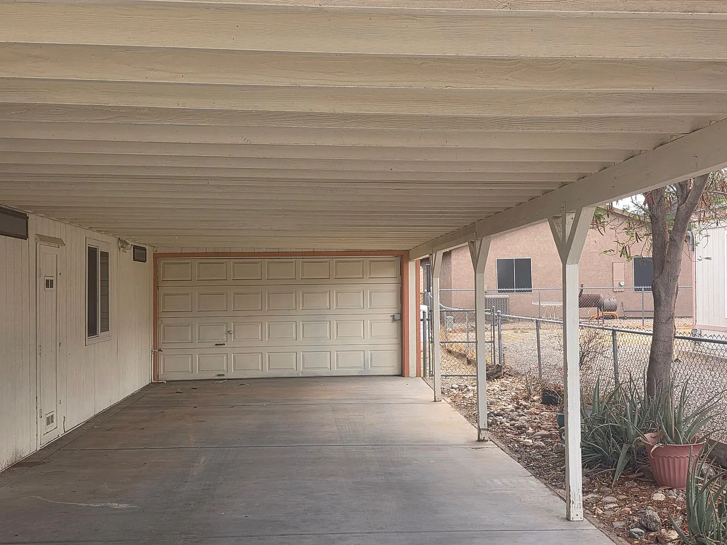 Charming 3-Bedroom Home With Oversized Garage In Holiday Shores And Pets Welcome — Photo 3