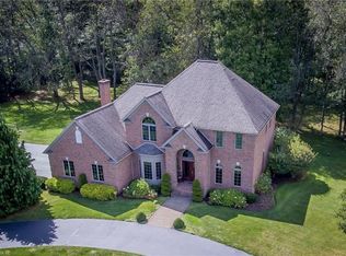 301 River Run Ln, New Wilmington, PA 16142