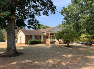 2731 Country Club Rd, La Crosse, VA 23950