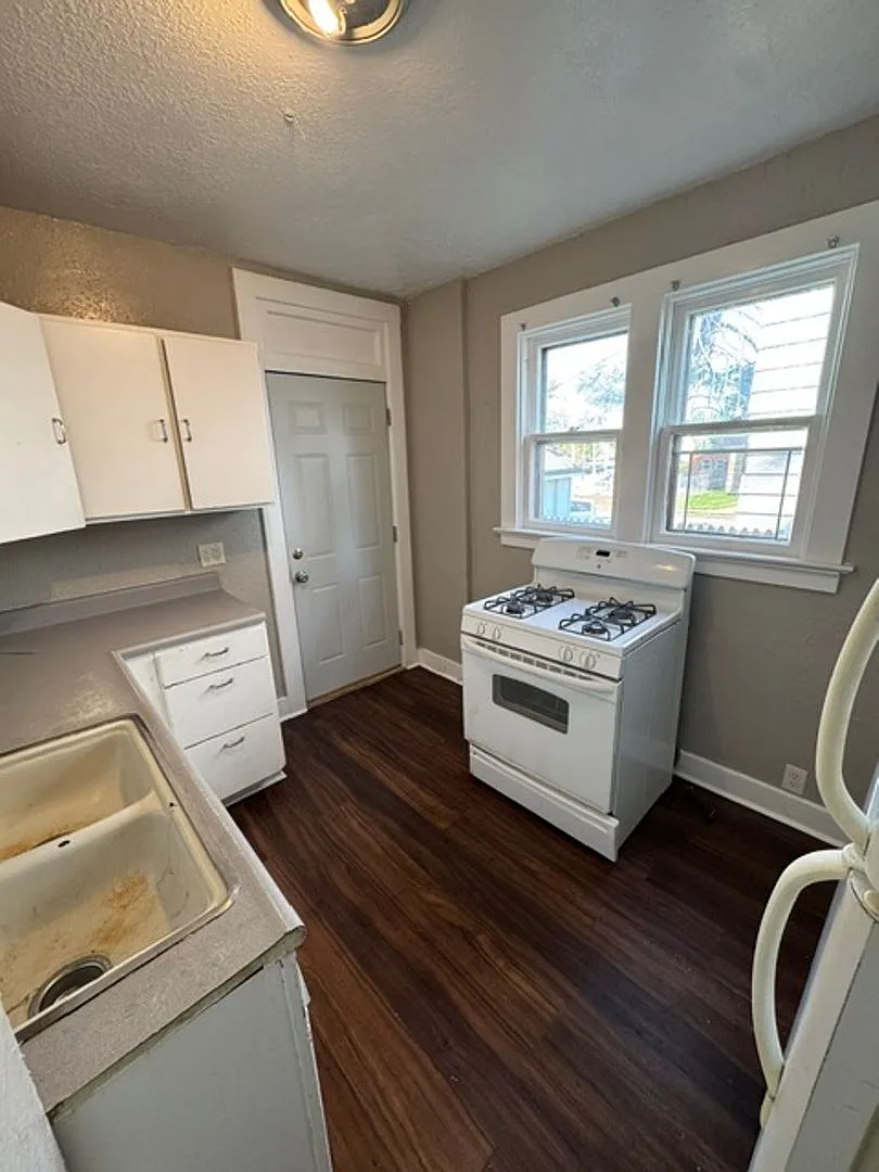 3106 Smith St — Photo 4