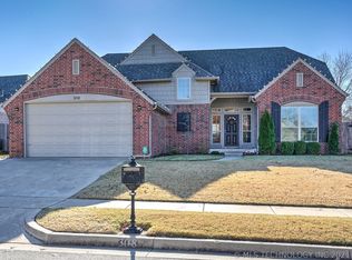 308 E 125th Pl S, Jenks, OK 74037