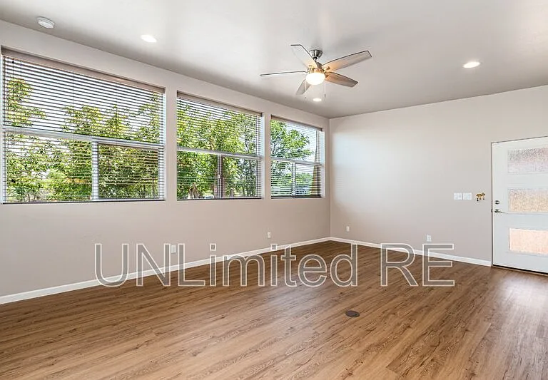 3948 E Del Rio Dr — Photo 12