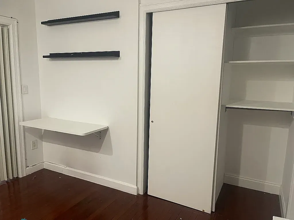 207 East 21st Street — Photo 1