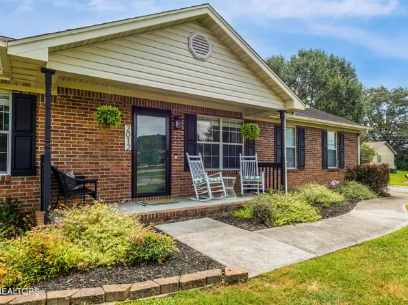 2012 Switch Yard Ln, Knoxville, TN 37920