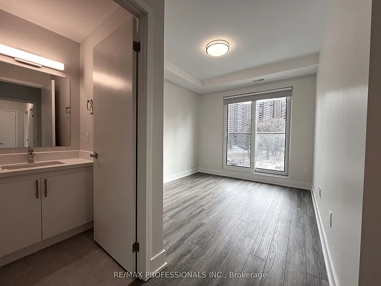 62 Dixfield Dr #102 — Photo 23