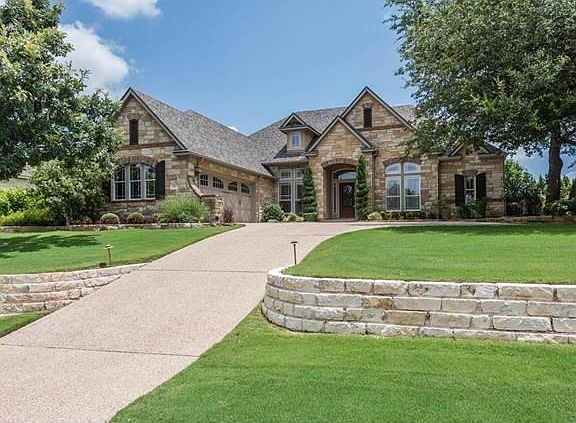 Captivating home in sought after gated Lakewood Hills section of award winning Steiner Ranch. Enormous side yard and cul-de-sac that is only occupied by one other home.  Surrounded by greenbelt!'