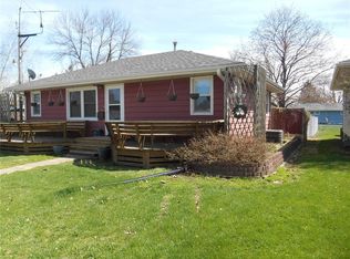 103 W Buckeye St, Monticello, IA 52310