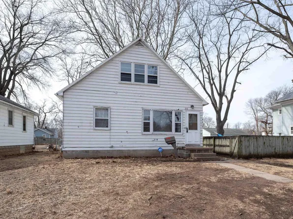 210 Blowers Ave, Waterloo, IA 50703