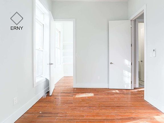 5th image of 542 Willoughby Ave #2D