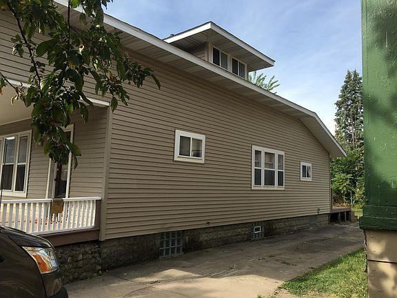 2nd image of 109 N Foster Ave