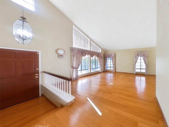 5th image of 16 Sunset Ridge Cir