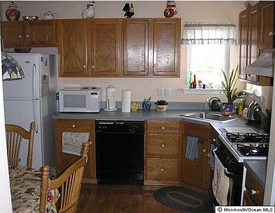 2nd image of 2564 Brenton Ln