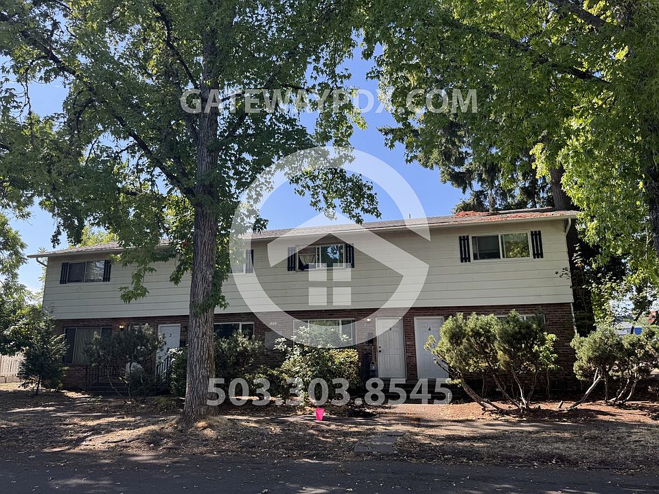 1st image of 1031 NE Cowls St APT 1