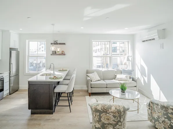 238 Deer Street #204, Portsmouth, NH 03801