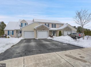 140 Moorland Ct, Lititz, PA 17543