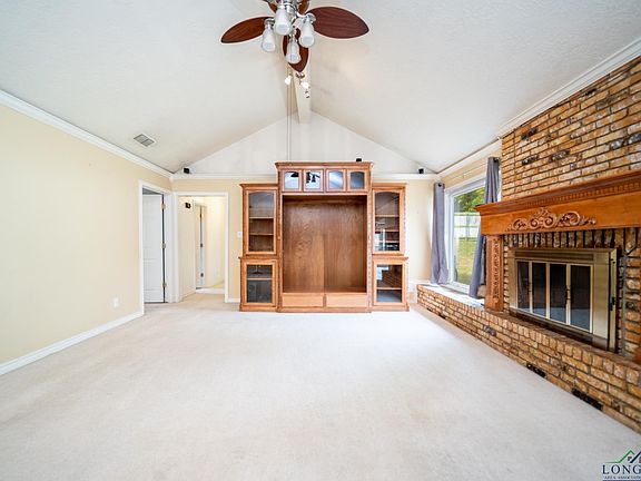 3rd image of 1101 Forest Hills St