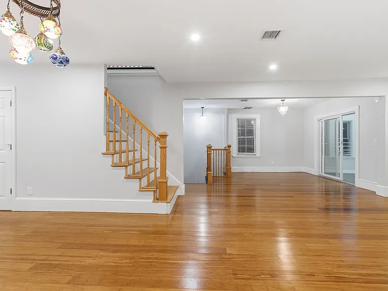 318 Concord Ave #318 — Photo 12