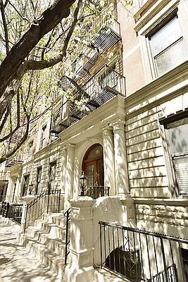 Rented by Cooper & Cooper Real Estate | media 35