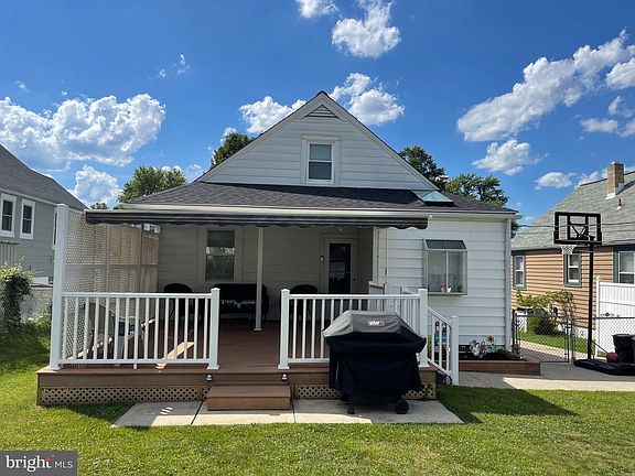 3rd image of 7427 Brookwood Ave