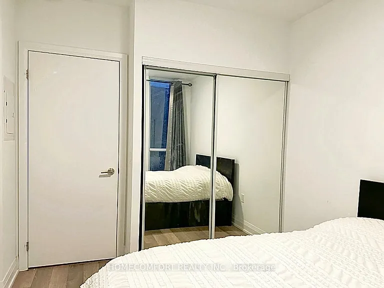 77 Mutual St #404 — Photo 10
