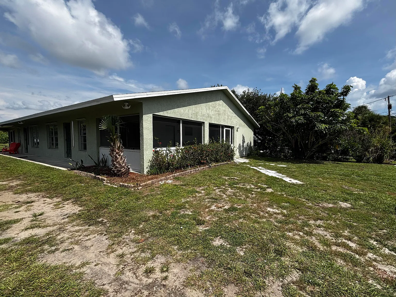 2 bed, 1.5 bath, 960 sqft, $2,200 — Photo 2