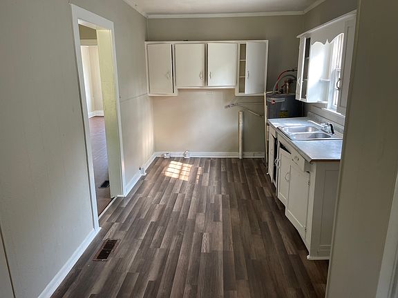 5th image of 1005 Valley Road Pl