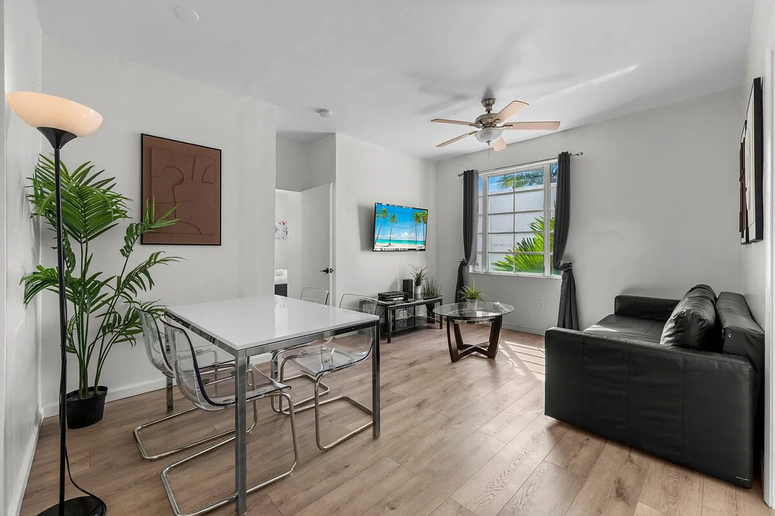 2 bed, 1.0 bath, 602 sqft, $7,431 — Photo 2