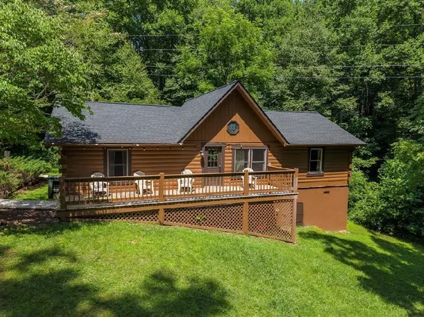 1482 S Country Club Dr, Cullowhee, NC 28723