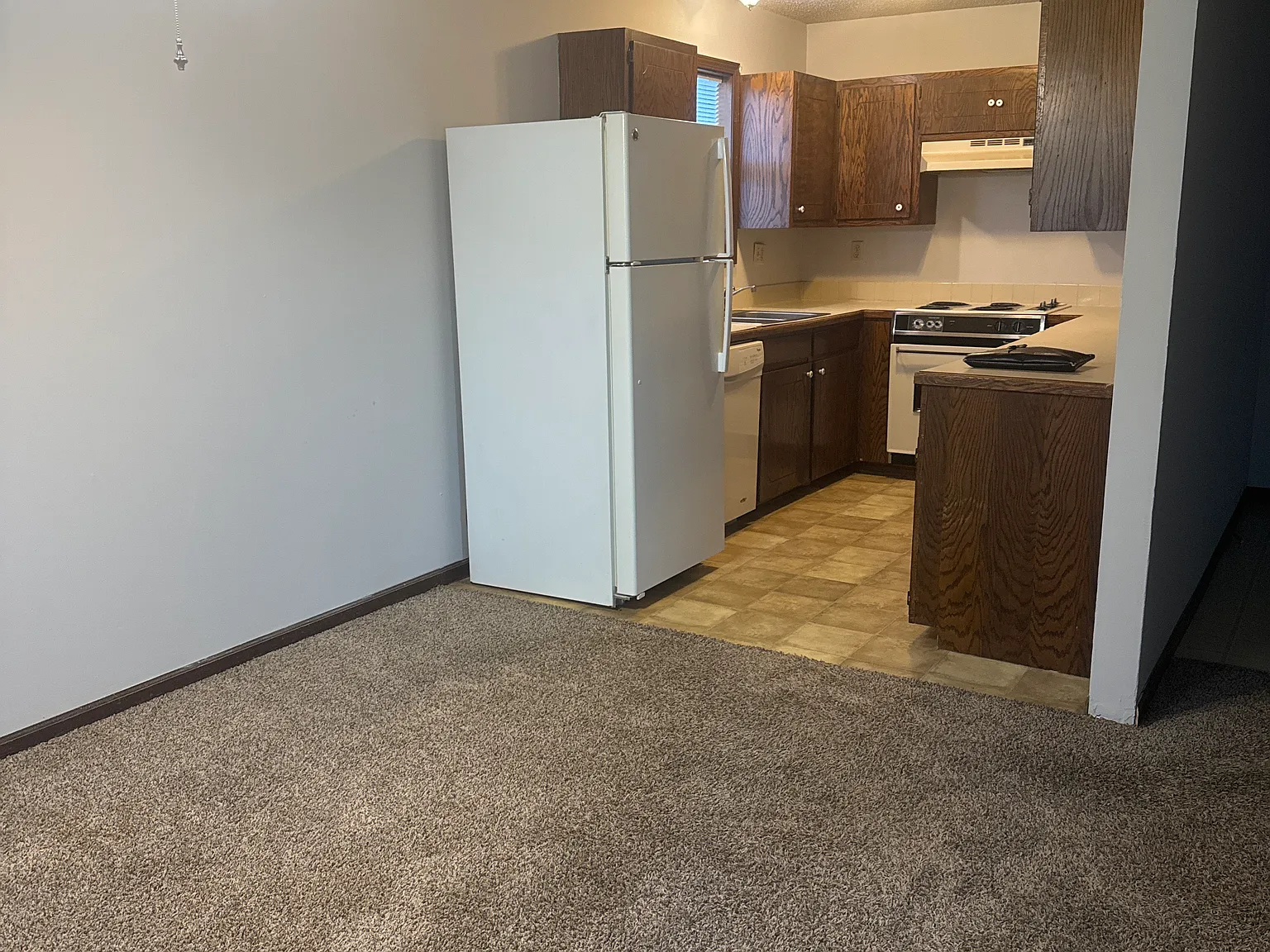 2 bed, 1.5 bath, $1,050 — Photo 4