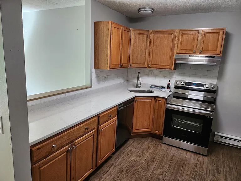 96 Wellington Dr — Photo 3