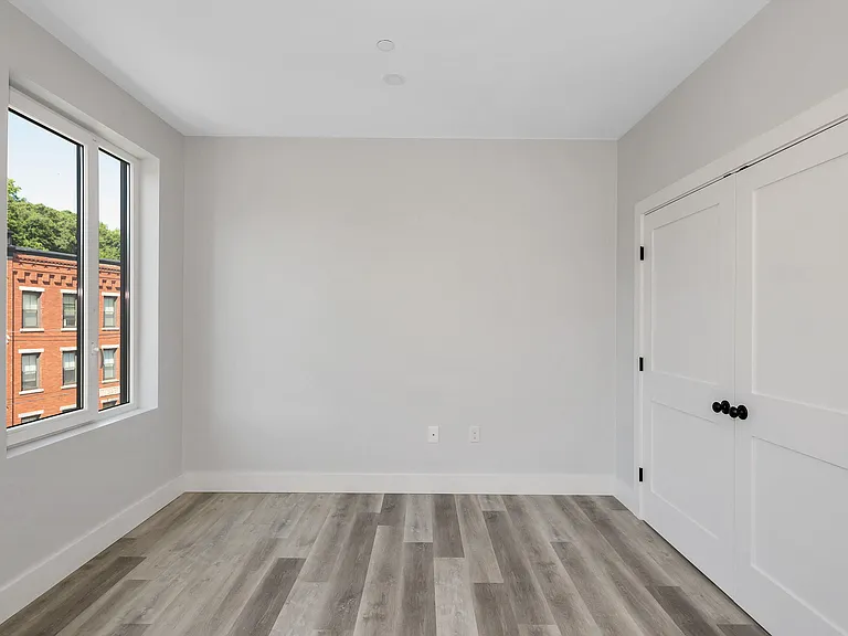 1 Lafayette Sq #401 — Photo 16