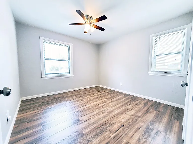 23214 Gay St — Photo 10