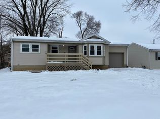 8908 W Sunset Dr, Wonder Lake, IL