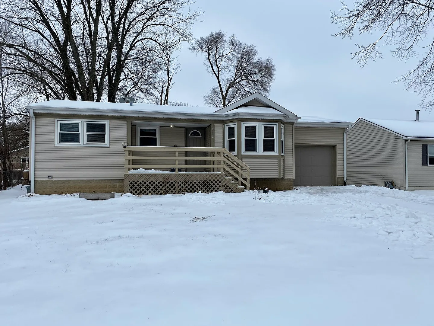 8908 W Sunset Dr photo 1