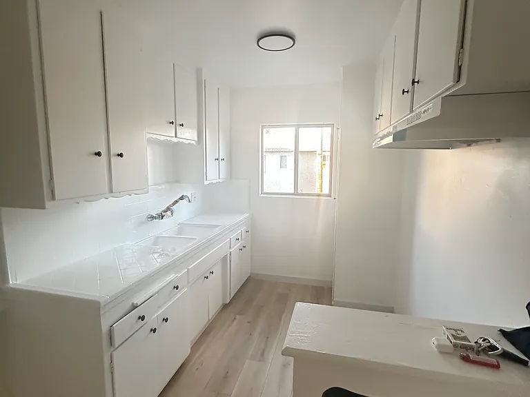 8010 Owensmouth Ave #7 — Photo 1