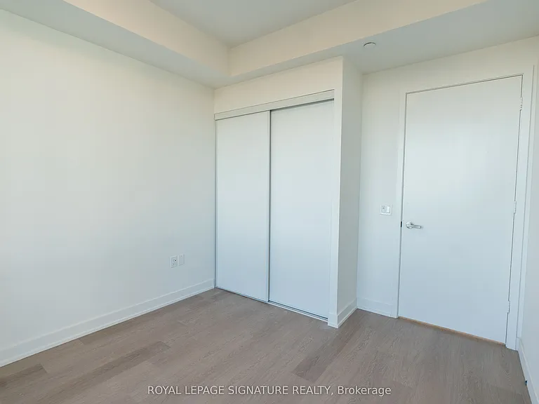 448 Burnhamthorpe Rd W #1807 — Photo 15