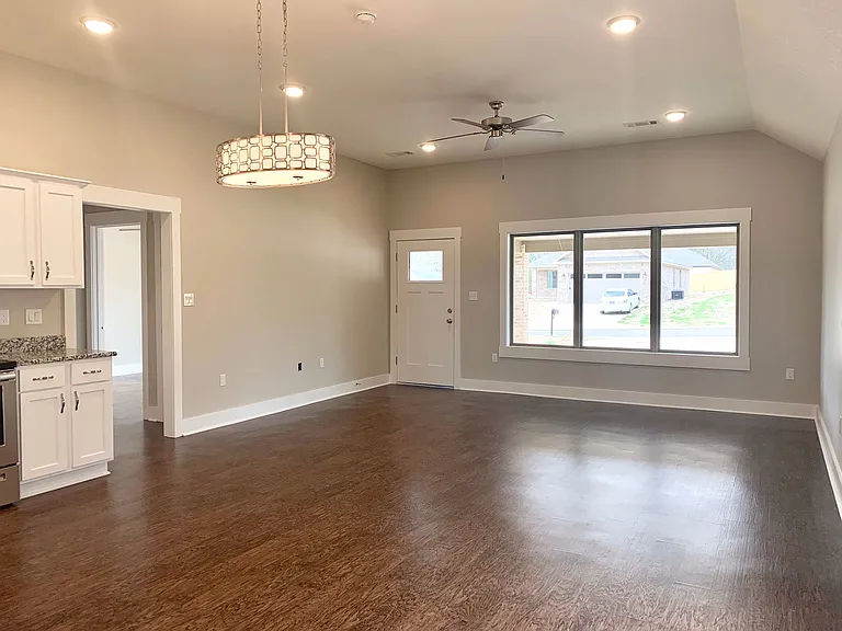 312 Wolf Den Dr — Photo 4