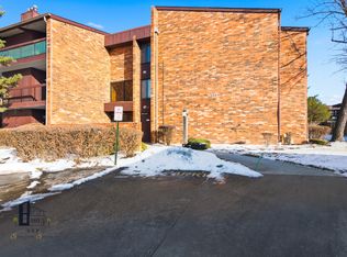 14533 Walden Ct Penthouse 4, Oak Forest, IL 60452