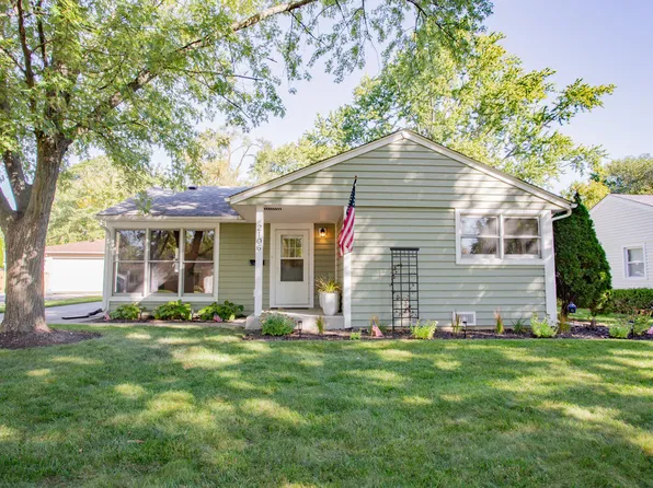 2106 Grouse Ln, Rolling Meadows, IL 60008