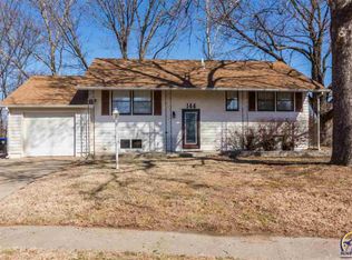 144 SW 40th Ter, Topeka, KS 66609
