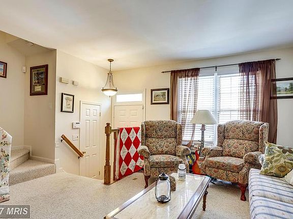 3rd image of 3939 Pepperidge Ct