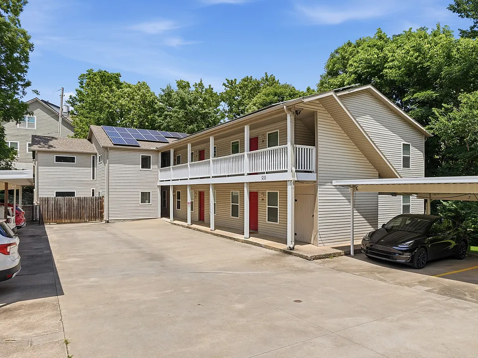 938 W Cleveland St #104
