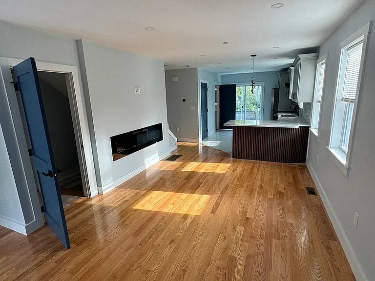 18 Montclair Ave #3 — Photo 8